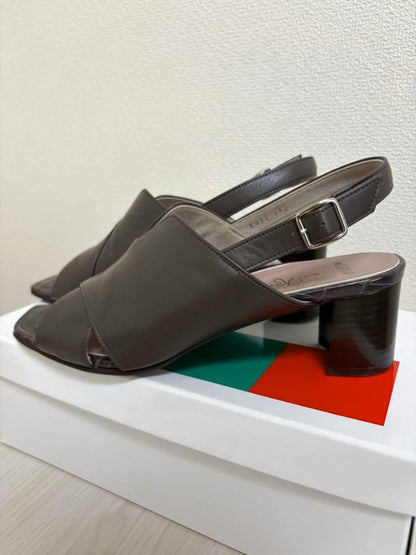Ginza Kanematsu Brown Square Toe Sandals