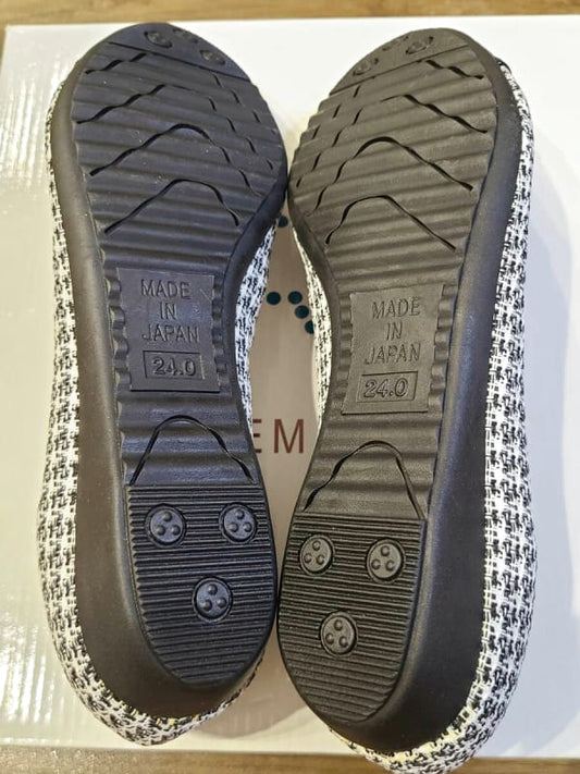 Comfortable Japanese-Made Low Heel Pumps 24cm