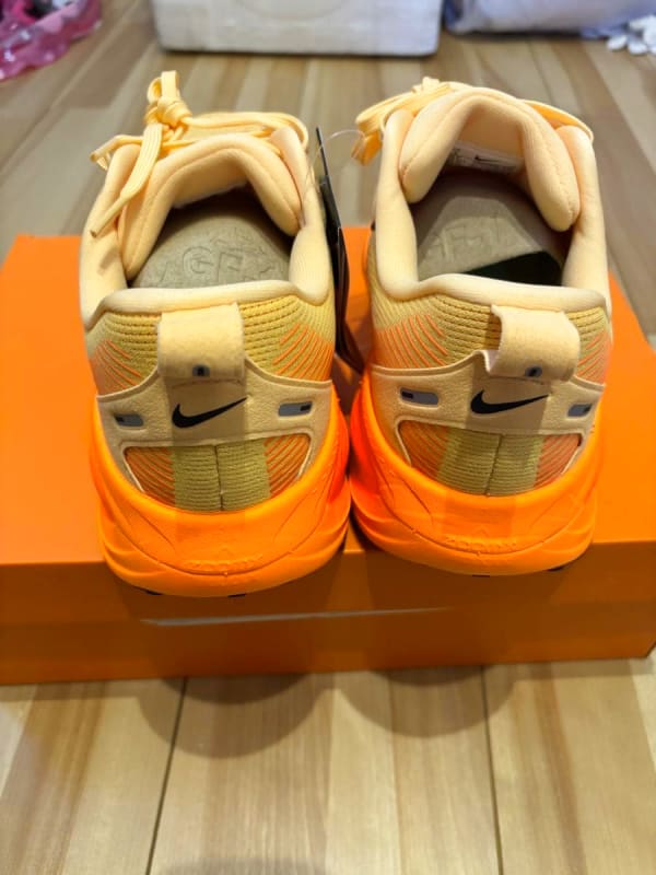 Nike Vomero 18 27cm Men's Running Shoes Orange