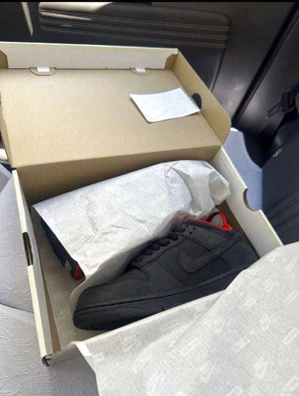 Supreme × Nike SB Dunk Low Black Size 26.5