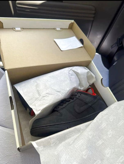 Supreme × Nike SB Dunk Low Black Size 26.5